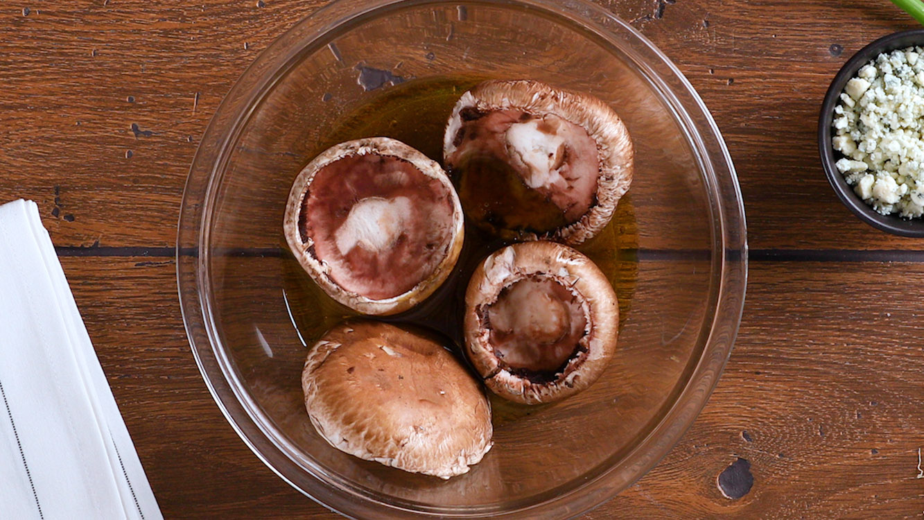 27 BEEF AND GORGONZOLA STUFFED PORTOBELLO MUSHROOMS_11