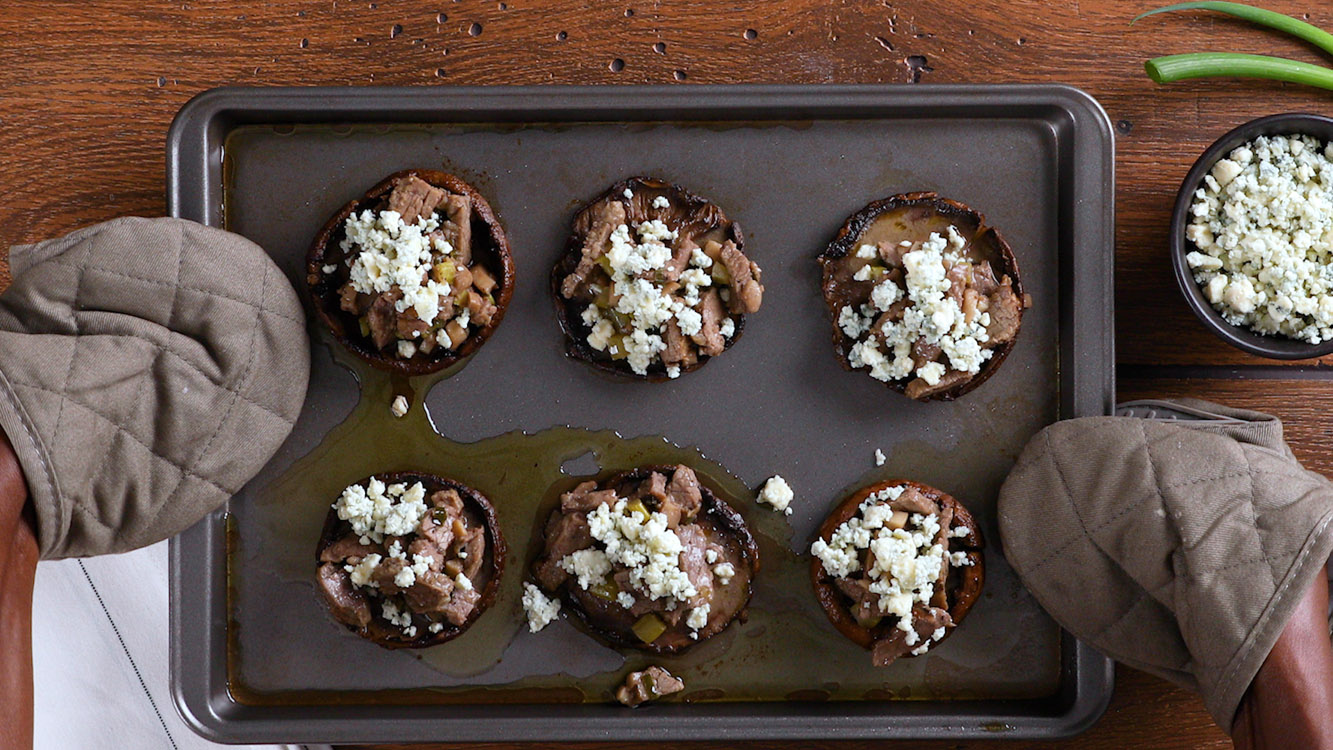 27 BEEF AND GORGONZOLA STUFFED PORTOBELLO MUSHROOMS_32