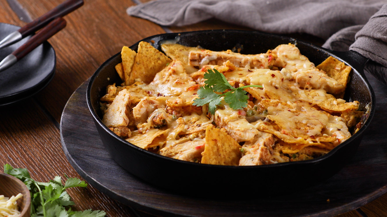 28 CHICKEN AND CHORIZO CHILAQUILES_1