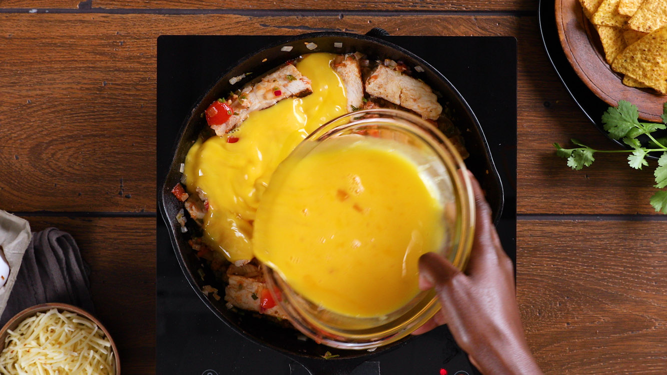 28 CHICKEN AND CHORIZO CHILAQUILES_12