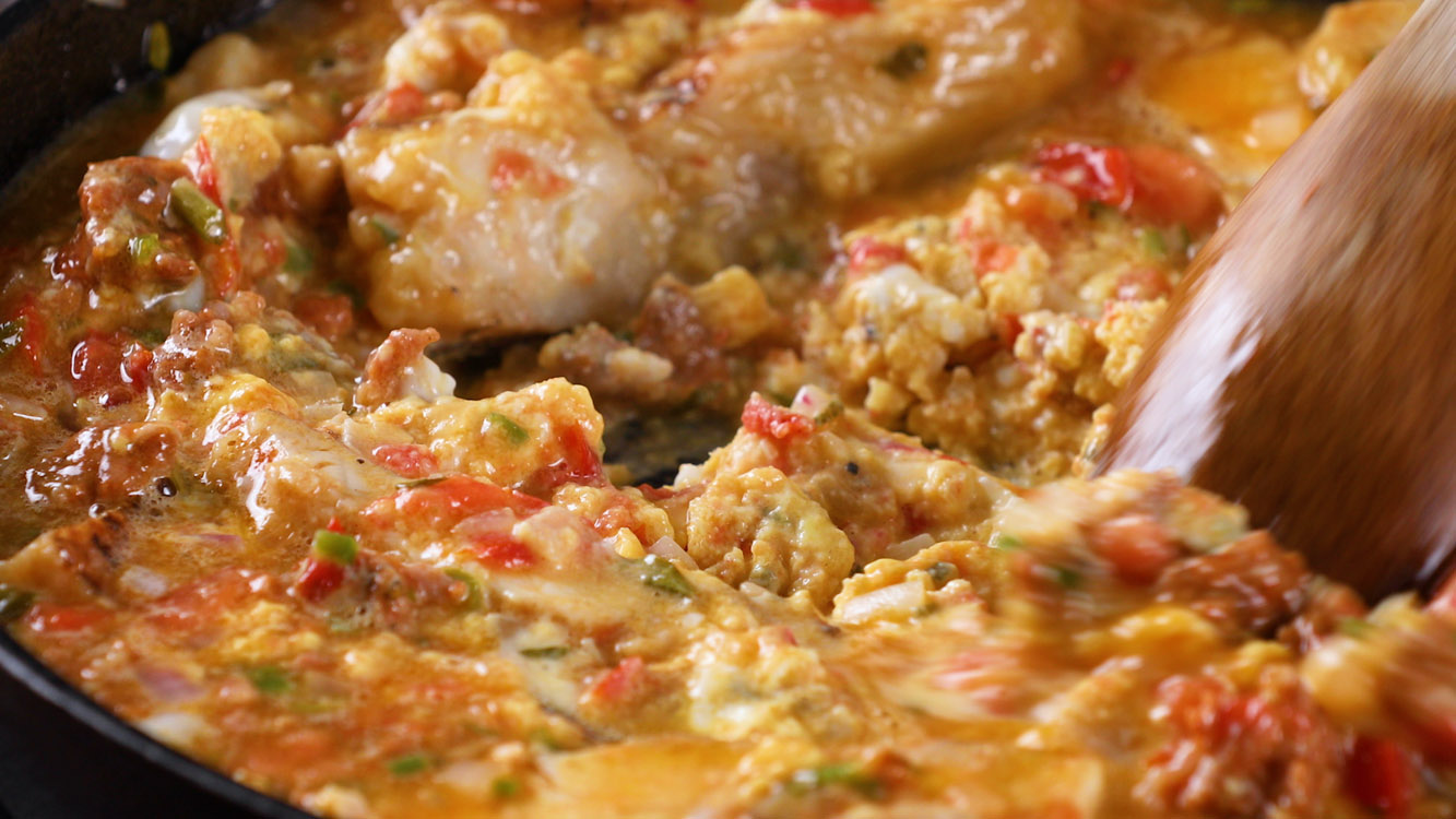 28 CHICKEN AND CHORIZO CHILAQUILES_13