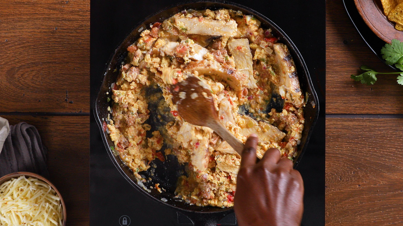 28 CHICKEN AND CHORIZO CHILAQUILES_14
