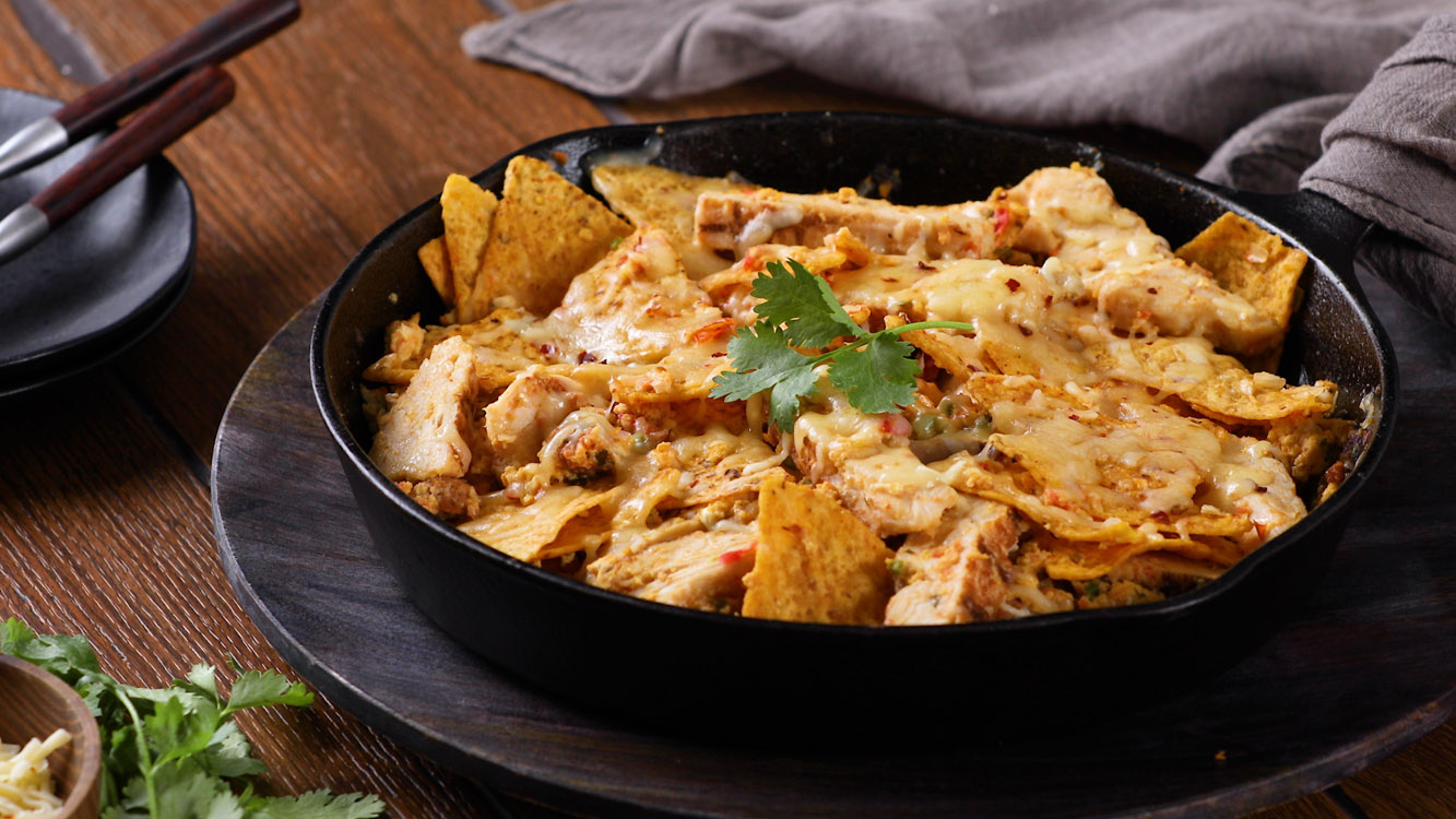 28 CHICKEN AND CHORIZO CHILAQUILES_22