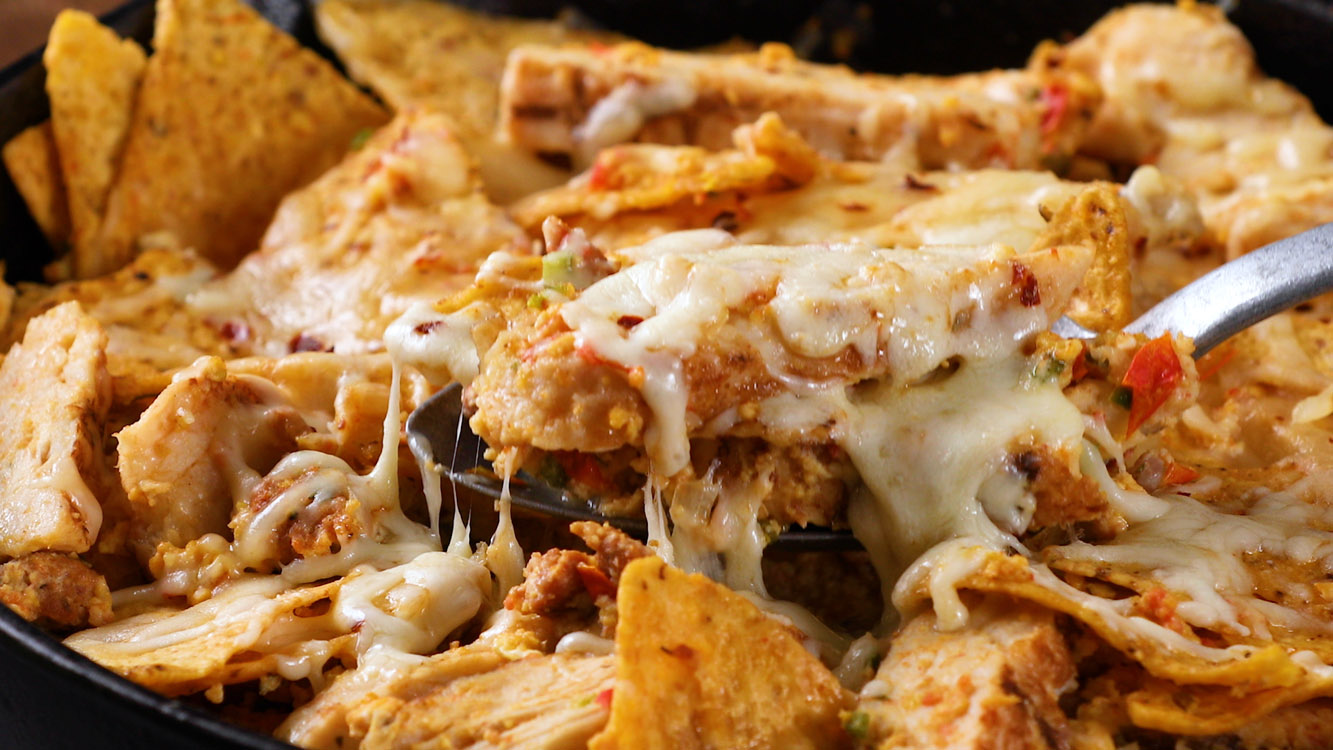 28 CHICKEN AND CHORIZO CHILAQUILES_23