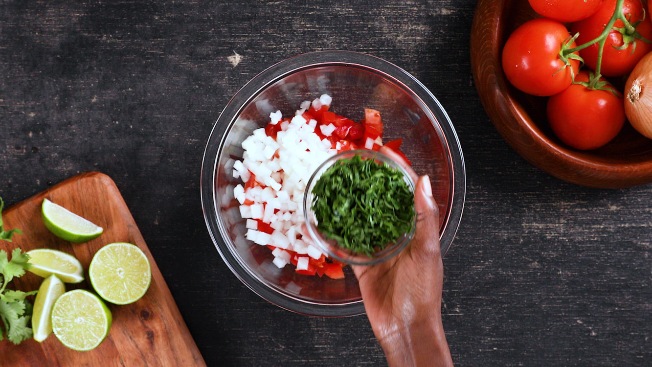 29 CHIPOTLE CHICKEN TACOS WITH SALSA_13